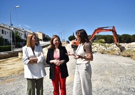 Patricia Navarro durante su visita a las obras de La Dehesa.