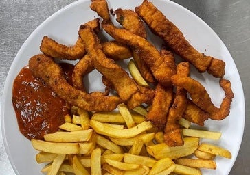 Plato de pitiflanes en El Cruce, en la entrada de Ardales