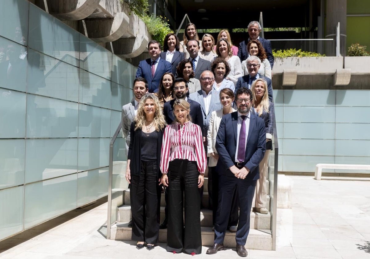 Andalucía denuncia que es la región peor financiada en políticas de empleo: recibe 675 euros por parado, la mitad que Cataluña