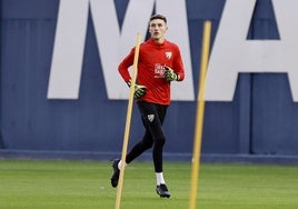 Carlos López, en un entrenamiento del Málaga.