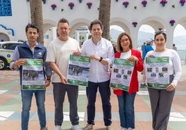 Acto de presentación de la iniciativa solidaria en el Balcón de Europa de Nerja.
