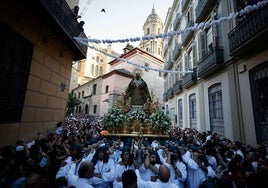 Málaga vibra con su 'Madonna' de la Esperanza