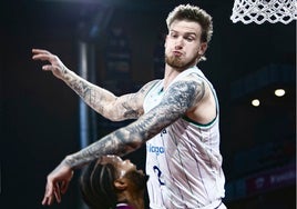 Balcerowski, ante el Hiopos Lleida.