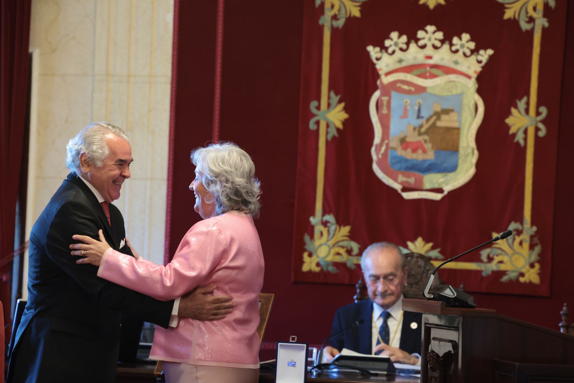 Entrega de la Medalla de la Ciudad al Colegio Oficial de Médicos de Málaga