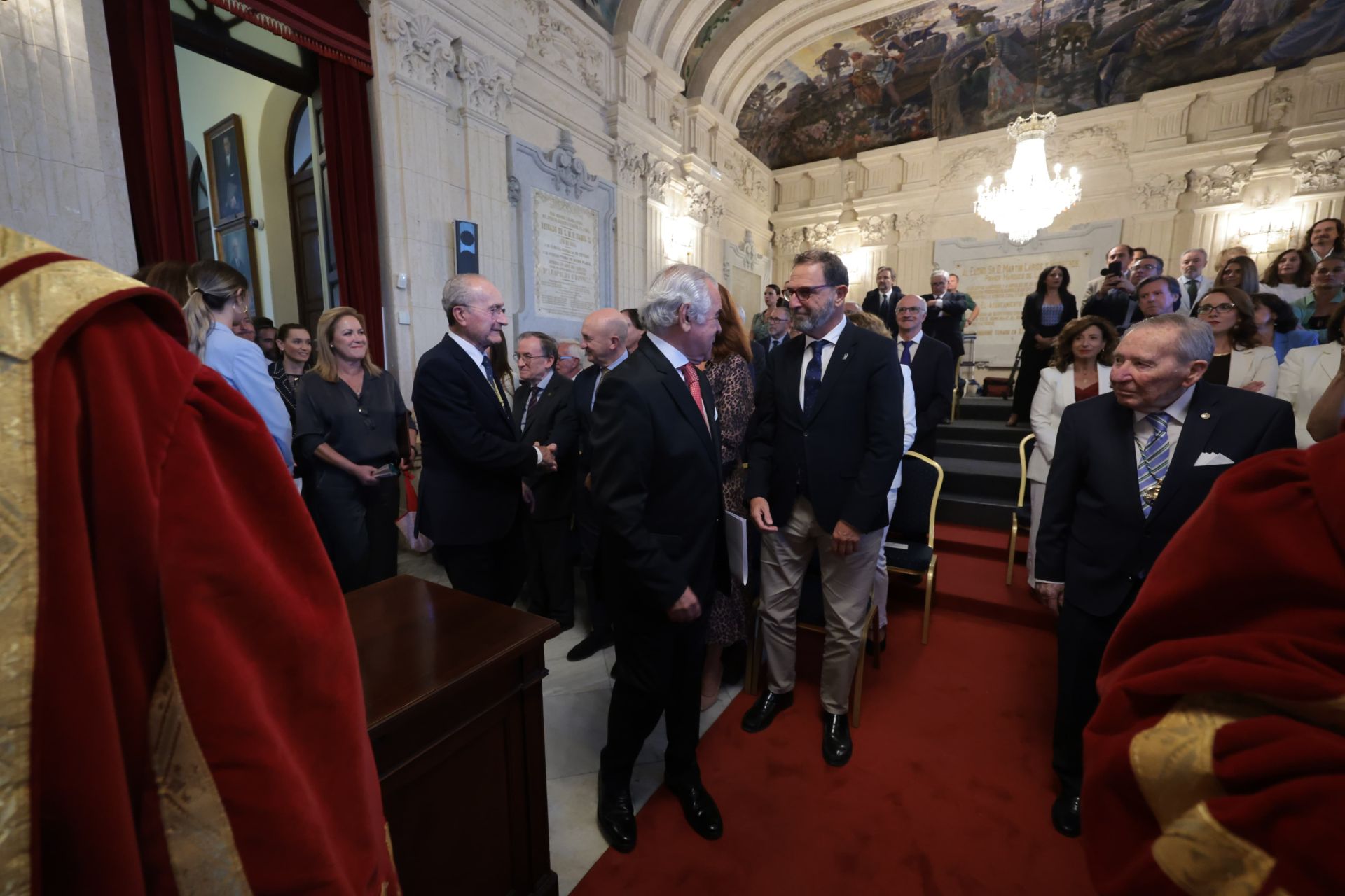 Entrega de la Medalla de la Ciudad al Colegio Oficial de Médicos de Málaga