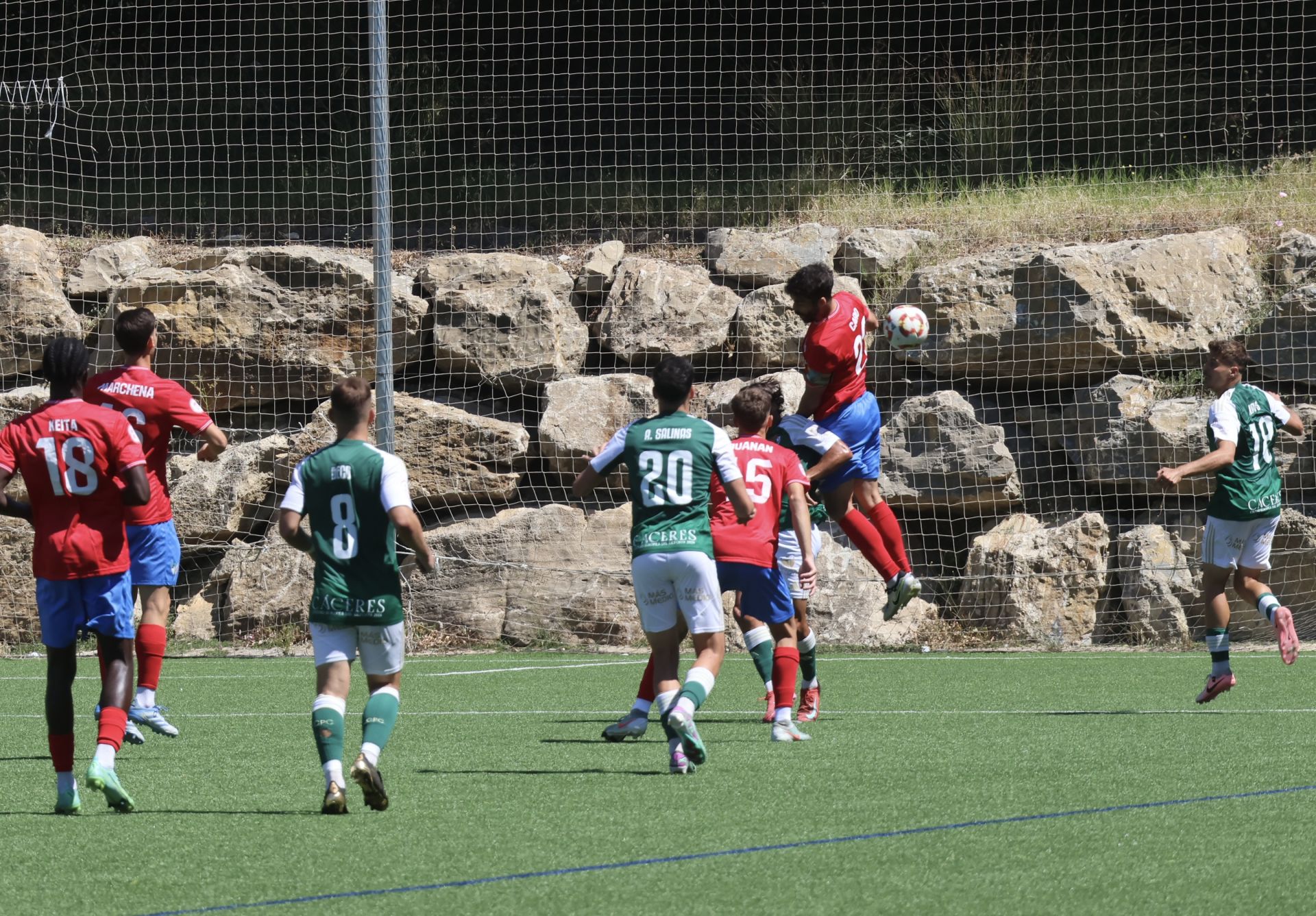 Los últimos minutos del Estepona ante el Cacereño, en imágenes