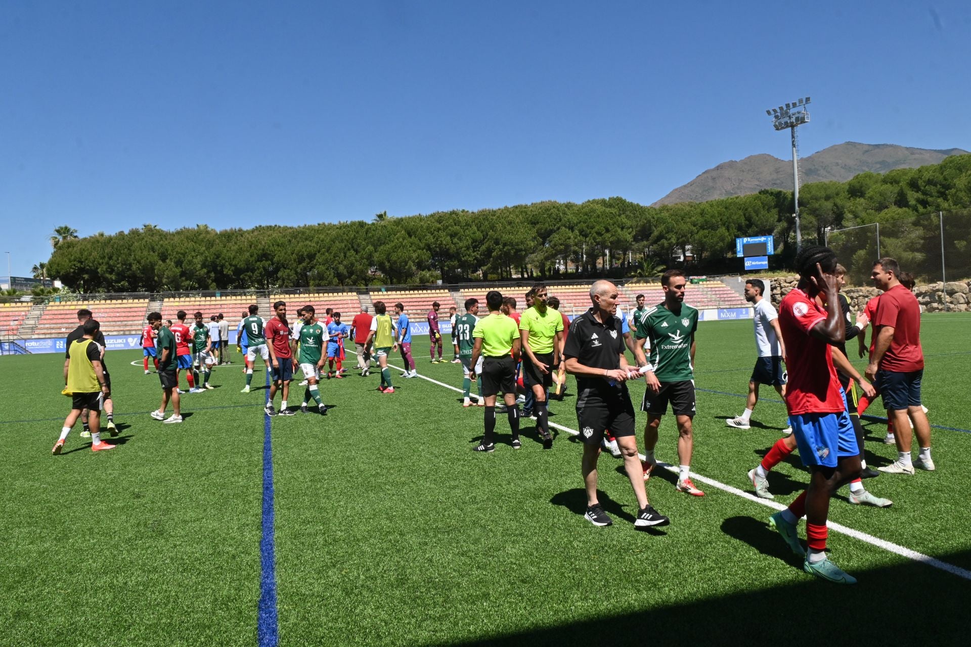 Los últimos minutos del Estepona ante el Cacereño, en imágenes
