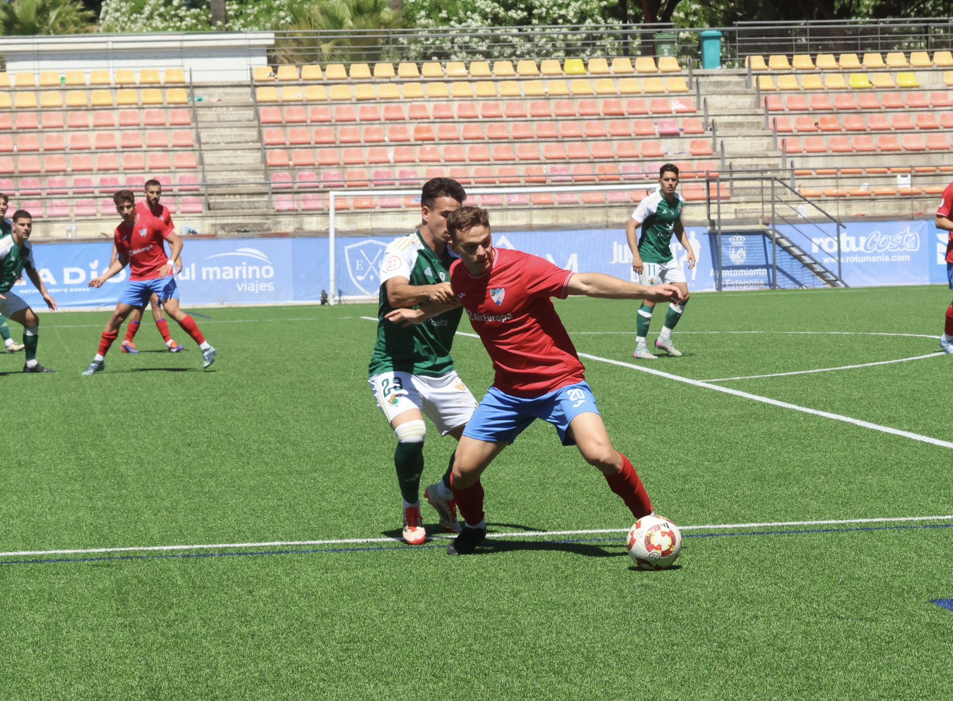 Los últimos minutos del Estepona ante el Cacereño, en imágenes