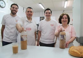 Horchata de cacahuete: La refrescante bebida que elabora un obrador de Riogordo