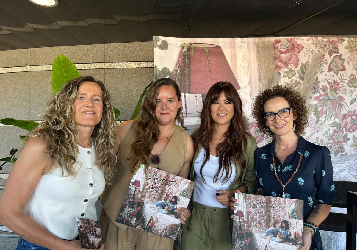 «¿Qué tal está mi gente de Málaga?»: Vanesa Martín vuelve a su tierra para la firma de su último álbum 'Casa mía'