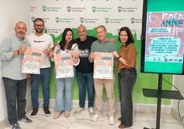 Acto de presentación de la iniciativa solidaria en el Ayuntamiento veleño.