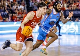 Mario Saint-Supéry en el partido contra el Breogán.