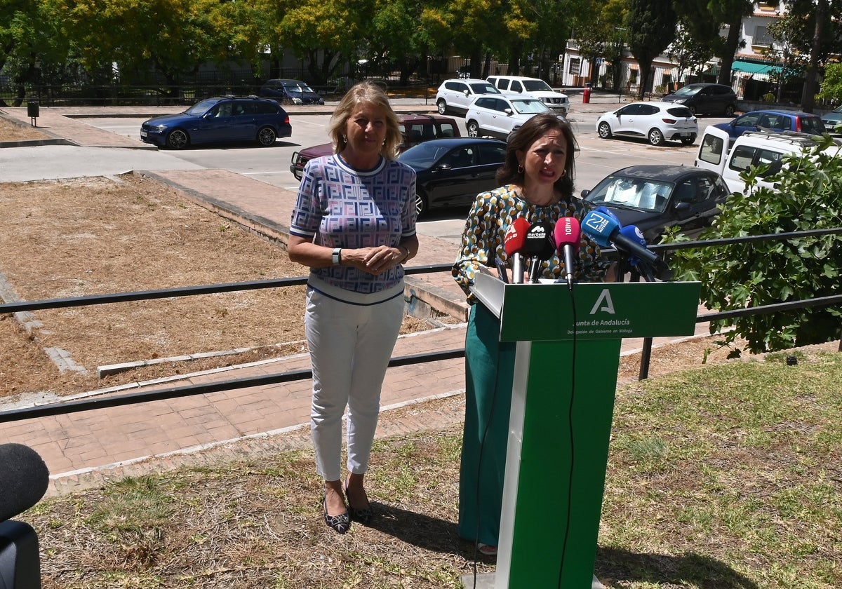 La delegada del gobierno andaluz en Málaga, Patricia Navarro con la alcaldesa de Marbella, Ángeles Muñoz.