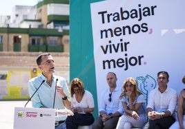 Antonio Maíllo, coordinador federal de Izquierda Unida, interviene el pasado domingo en un acto en Sevilla ante la presencia de Yolanda Díaz y otros dirigentes.