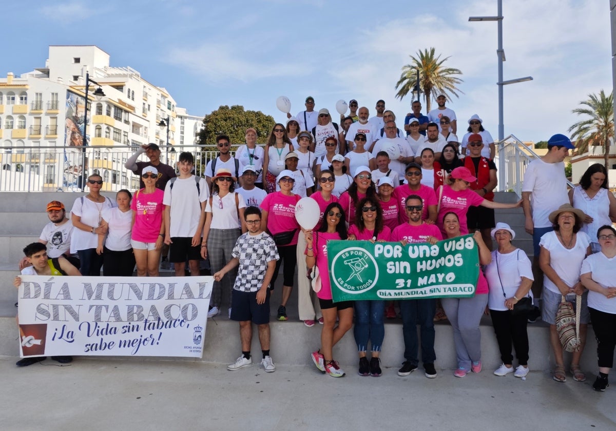 Estepona celebra el Día Mundial sin Tabaco con una marcha saludable por la ciudad