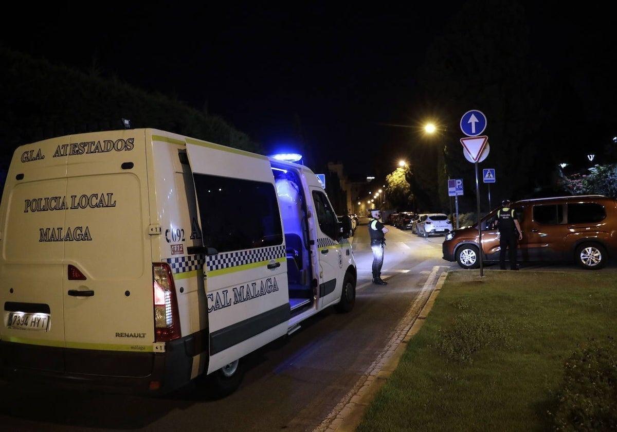 Persecución a la salida del partido del Unicaja: un conductor ebrio casi atropella a un policía