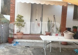 Imagen de la vivienda en la que ocurrió el presunto parricidio en la noche del pasado viernes.
