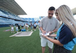 El Málaga organiza un pícnic para un centenar de abonados malaguistas