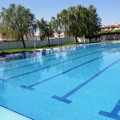 Una imagen de archivo de la piscina municipal de Campillos.