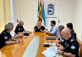 Reunión con mandos de la Policía Local y la Policía Nacional.
