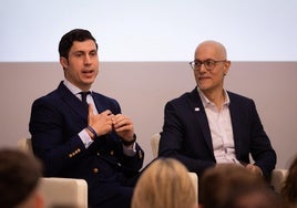 David García, dircom de FCC y Óscar Muñoz, director general de REDI, en un encuentro de líderes empresariales LGTBI organizado por SIX y FCC.