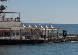 AVOI recauda fondos con un tardeo solidario en el Balneario el 6 de junio