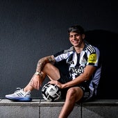 Antoñito, con la camiseta del Newcastle.