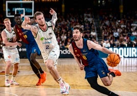 Balcerowski, defendiendo a Brizuela.