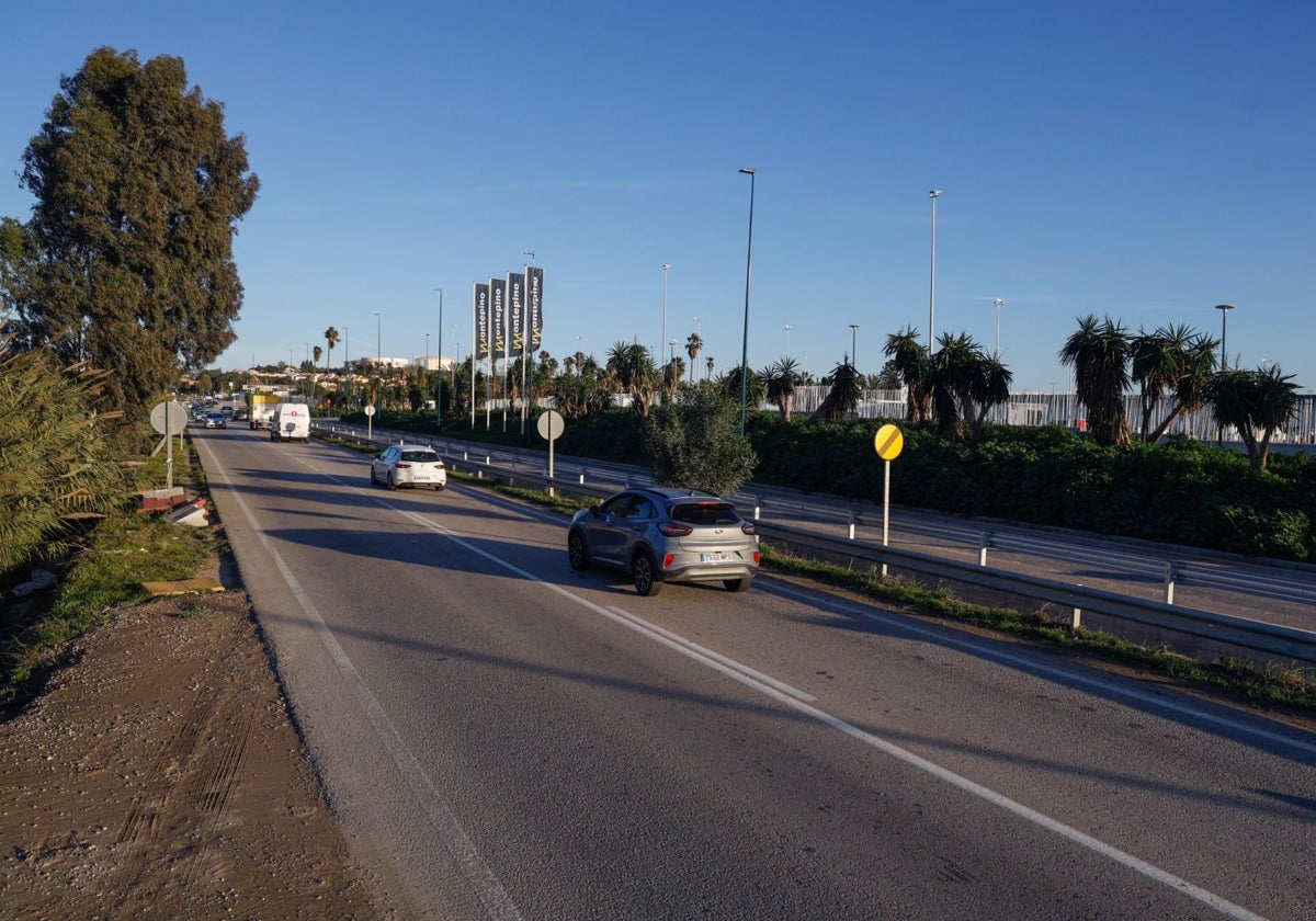 La antigua carretera de Cártama ya soporta más de 15.000 vehículos cada día.
