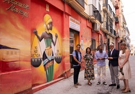 Aguilar, esta mañana, antes de la reunión con la Asociación Marroquí para la integración de Inmigrantes.
