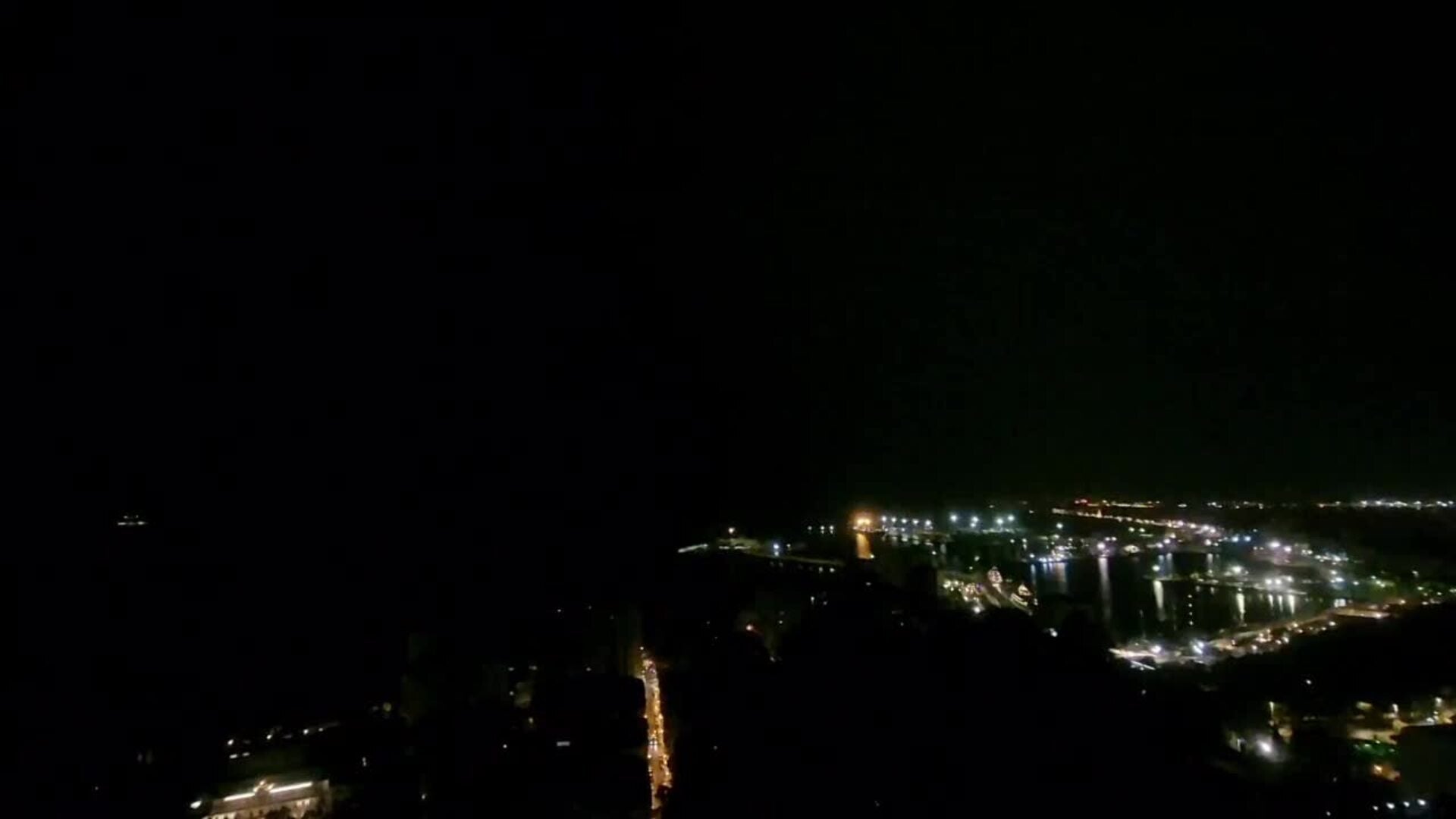 Una tormenta eléctrica descarga sobre Málaga