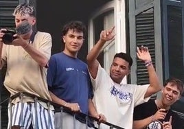 Los youtubers Erra y Juan Beato desatan la locura en Málaga