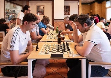 Todos los jueves a partir de las 19 horas se celebran los 'Chess and Beers'.