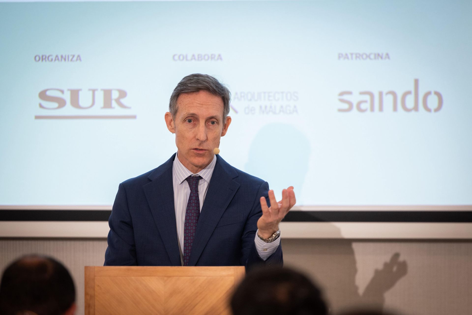 Coloquio entre la consejera de Fomento, Rocío Díaz, con el director de SUR, Manolo Castillo