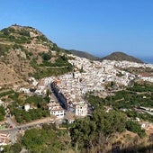Vista panorámica del casco urbano de Frigiliana.