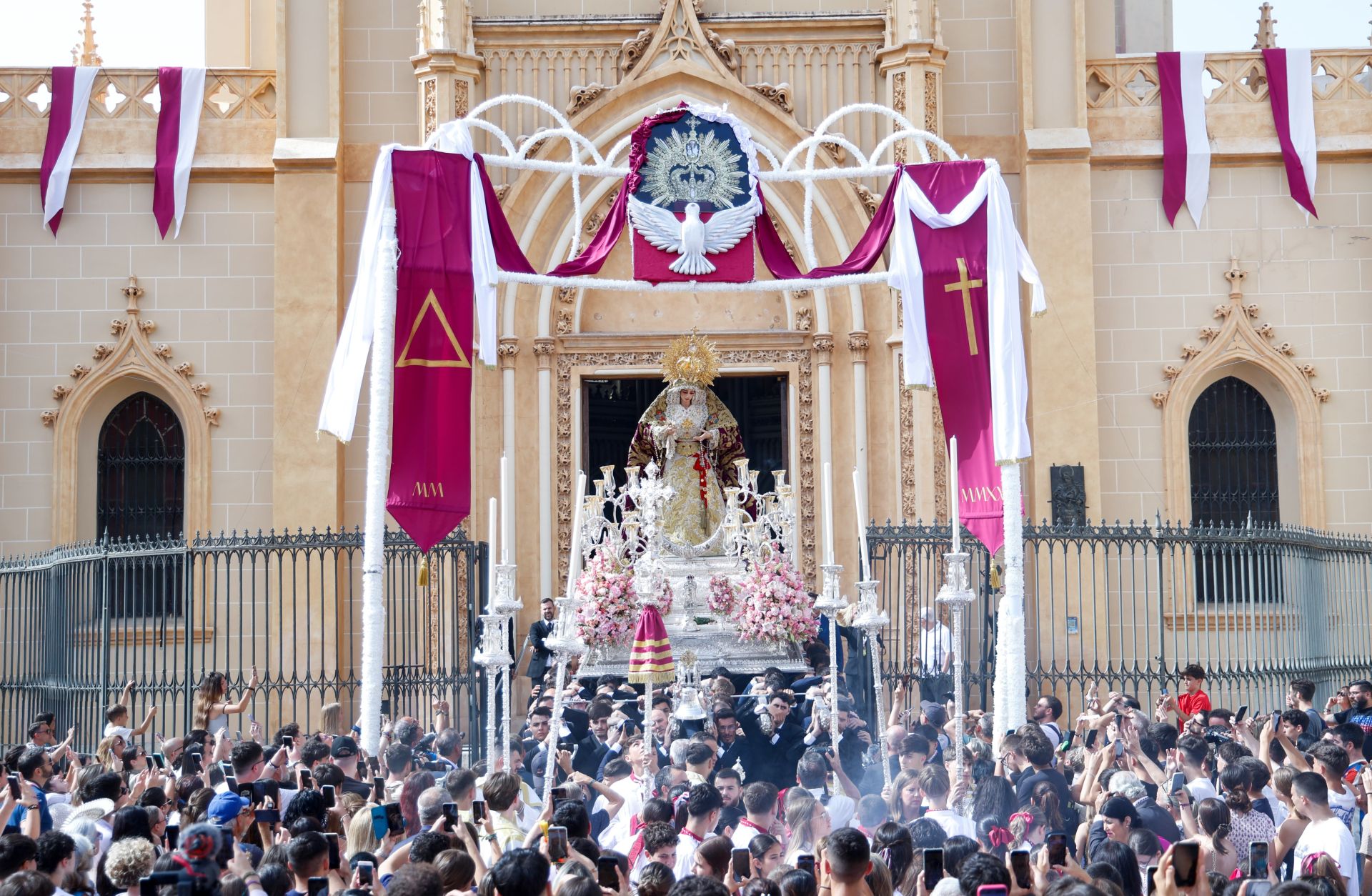 Salida procesional de la Virgen de la Trinidad