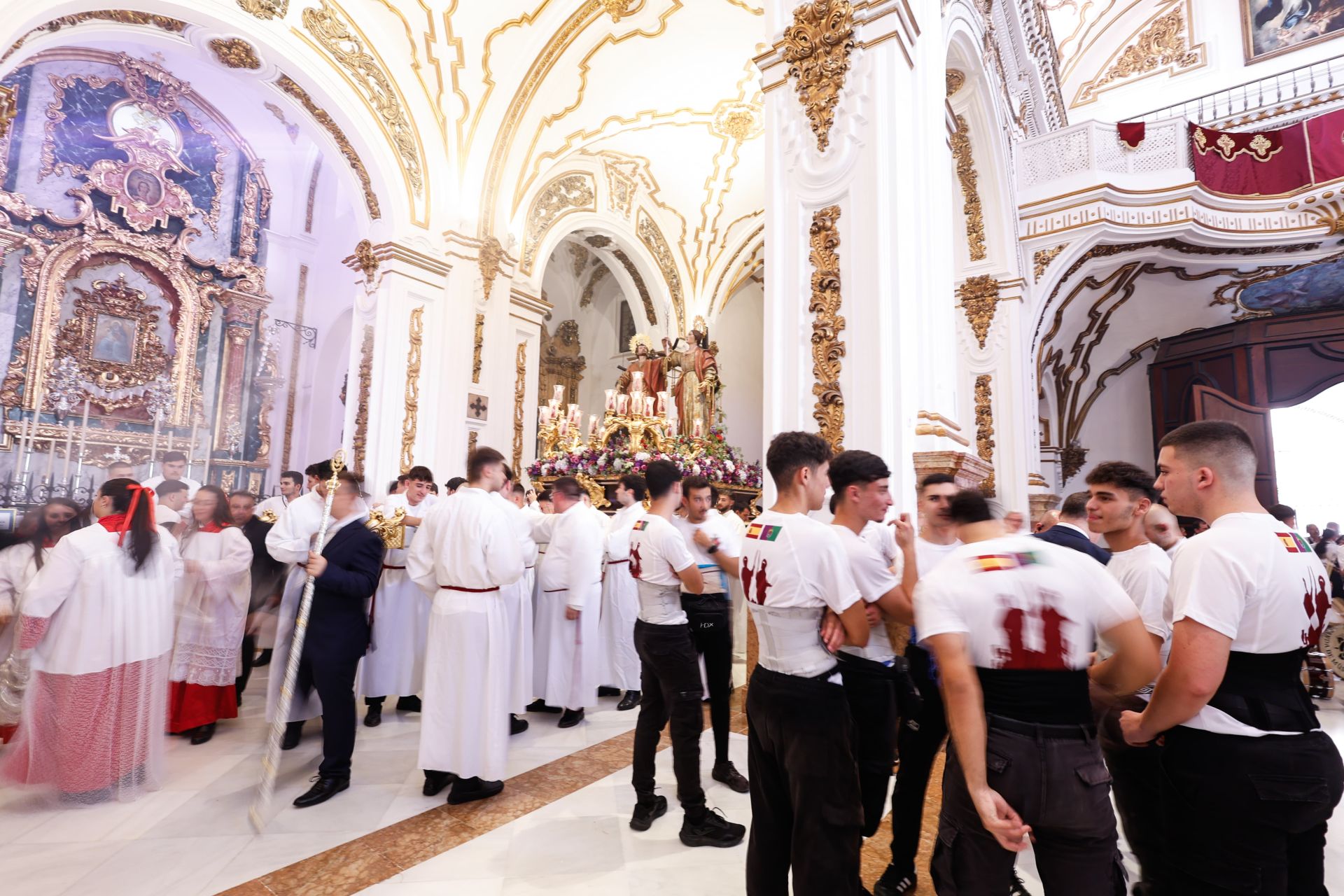 San Ciriaco y Santa Paula, los Patronos de Málaga, en procesión