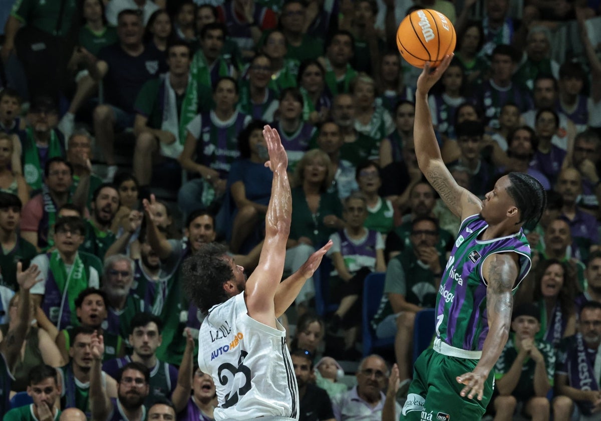 El mejor Unicaja emerge en el peor momento (86-84)