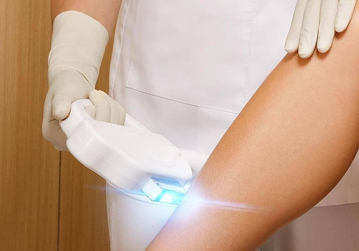 Multa de 7.000 euros a una clínica de depilación láser por pasarle a otro negocio el historial de un cliente que se opuso