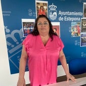 La concejala de Fiestas del Ayuntamiento de Estepona, Macarena Diánez, durante la presentación del programa de Feria 2025.
