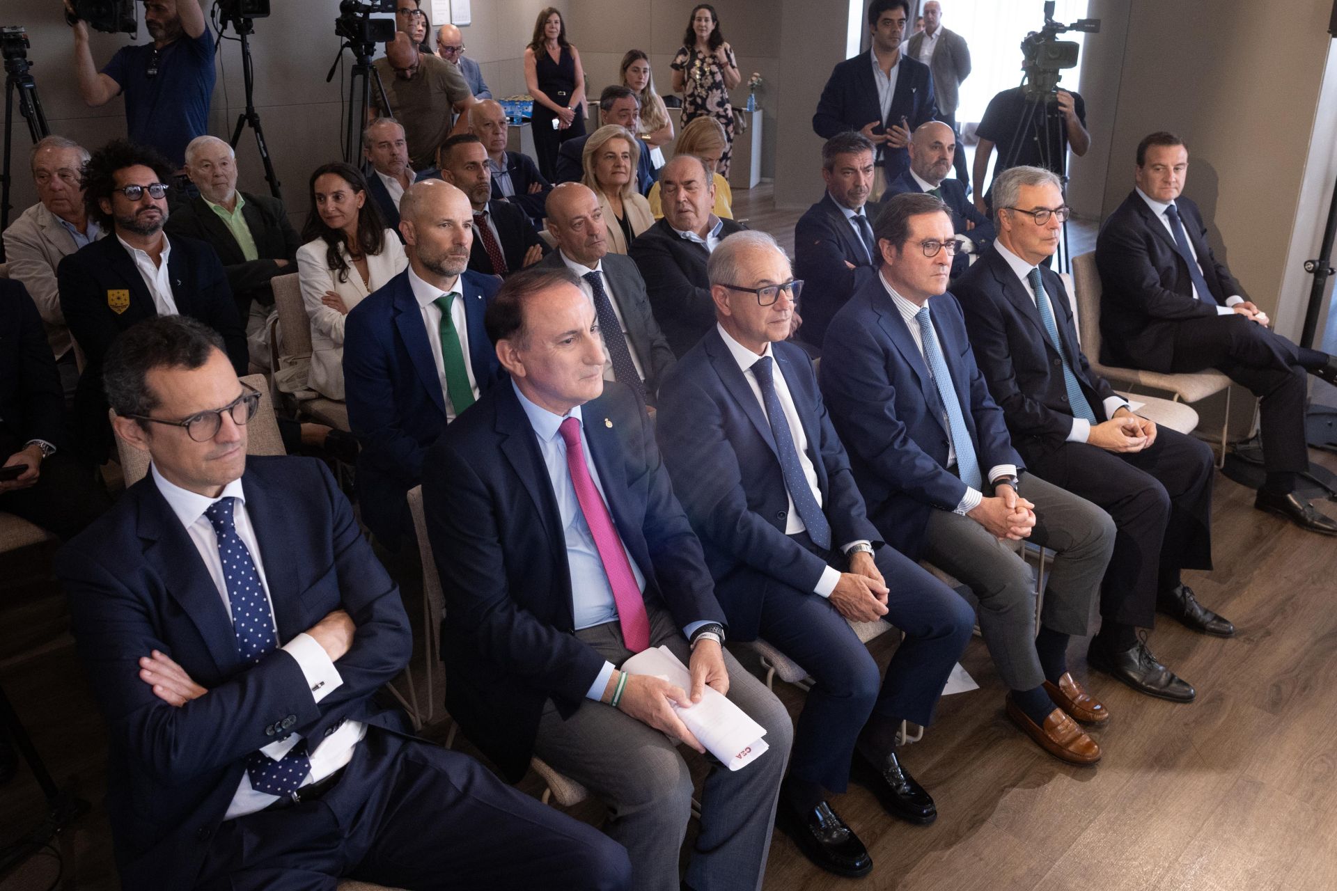 El foro SUR con el presidente de la CEOE, Antonio Garamendi, en imágenes
