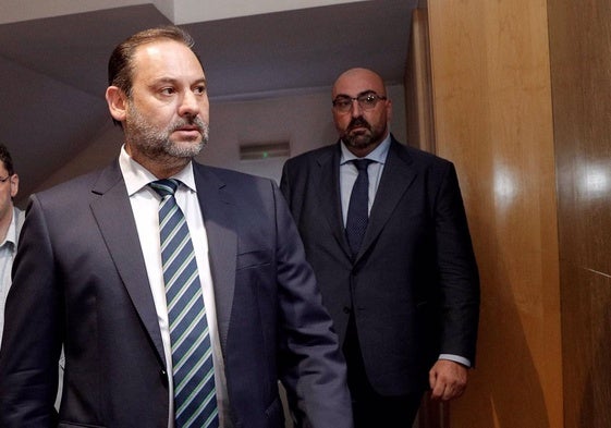 José Luis Ábalos y Koldo García, en una imagen tomada en el año 2019.