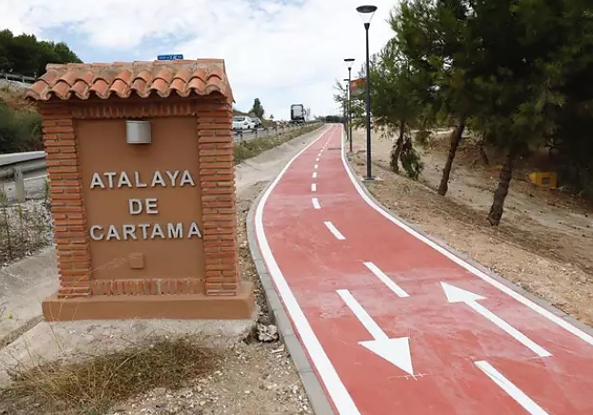 Camino ciclopeatonal a su paso por la Atalaya de Cártama.