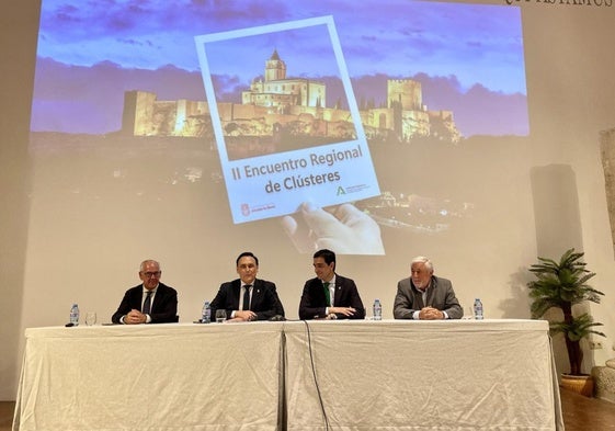 El consejero de Universidad, José Carlos Gómez Villamandos, en último encuentro andaluz de clústeres.
