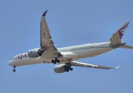 Vista del avión de Qatar que opera la ruta entre Málaga y Doha.