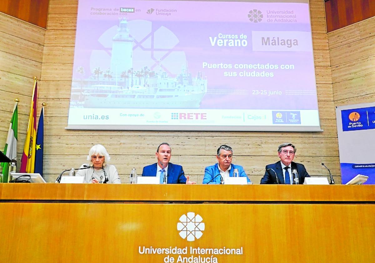 El consejero Antonio Sanz presidió ayer el acto de inauguración.