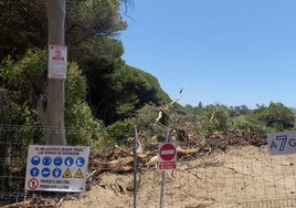 Vallado de la empresa A7GR en las Dunas de Matas Verdes, término municipal de Estepona, tramo 14 de Senda Litoral.