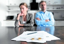 El Supremo aclara quién paga el IBI y los gastos de comunidad tras un divorcio: ¿el cónyuge propietario de la casa o quien la usa?