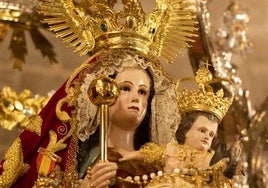 La Virgen de Flores, portando al Niño Jesús desaparecido.