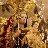 La Virgen de Flores, portando al Niño Jesús desaparecido.